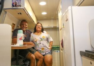 Após 25 anos de espera, Claudia e Márcio realizam sonho de viver na estrada
